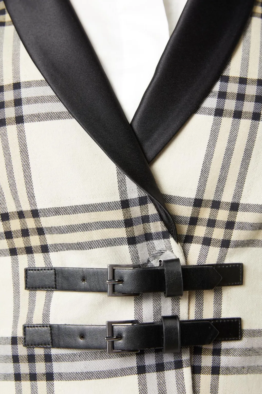 Crescent Tartan Tail Coat