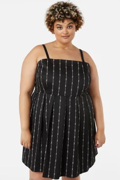 Curve Barbed Wire Bustier Pleated Dress