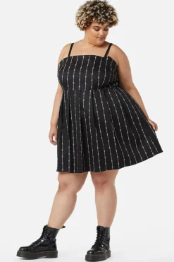 Curve Barbed Wire Bustier Pleated Dress