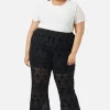 Curve Vowed Flocked Mesh Pant