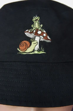 Frog Friends Hat