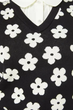 Gigi Daisy Knit Vest