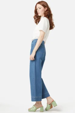 Honey Eater Emb Blouse