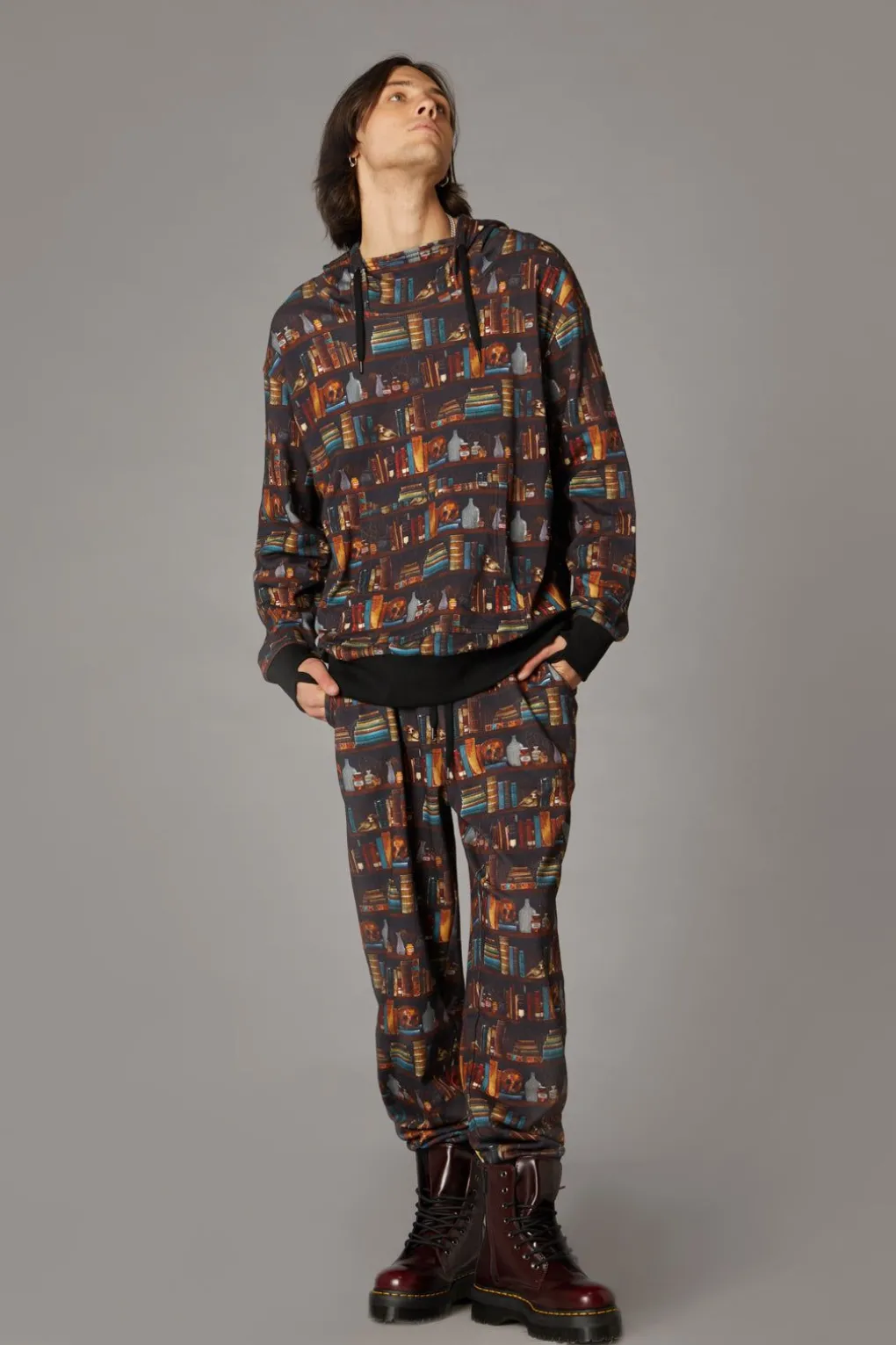 Shellys Library Print Hoodi